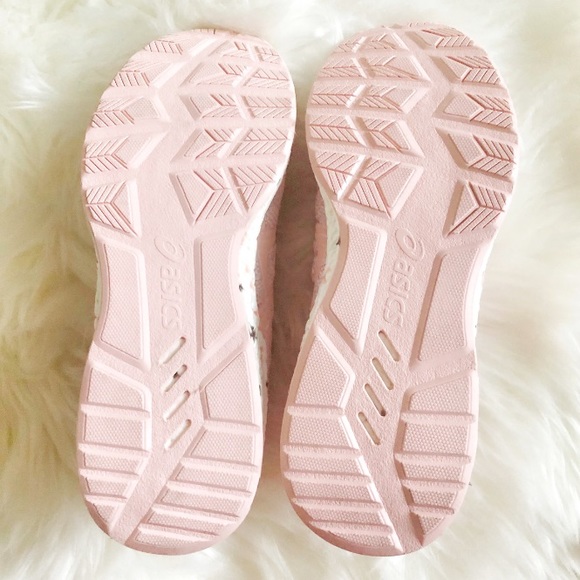 Asics Hypergel Kenzen Ankle High Running Sneaker - Picture 9 of 9